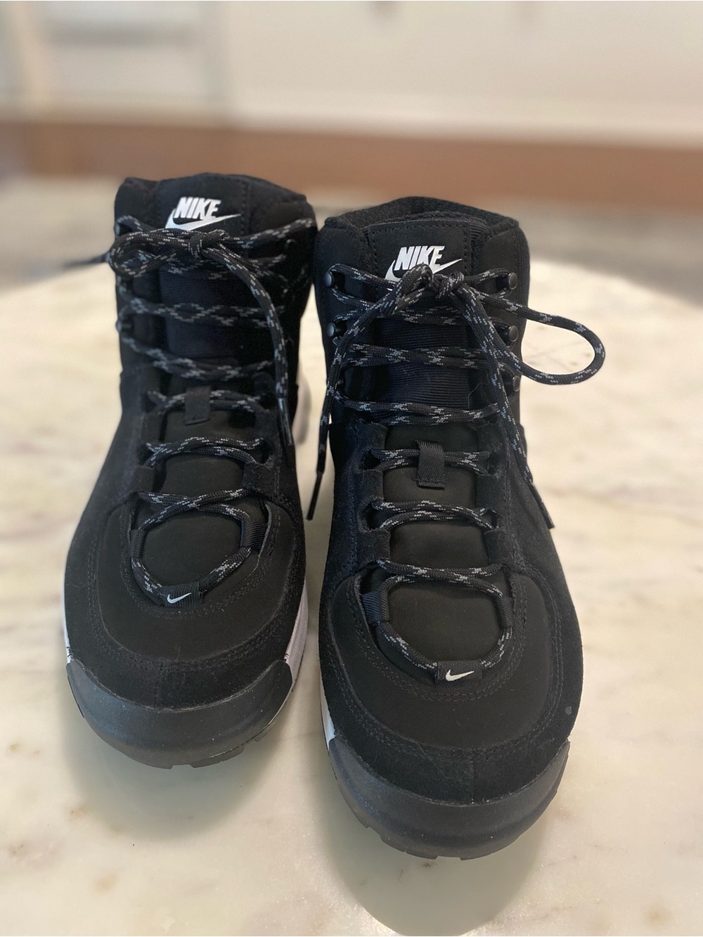 Nike City Classic Women’s 8.5 Black White Hiking Sneaker Boots DQ5601-001